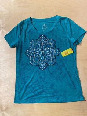 Made for Life Women’s Teal Mandala Short Sleeve Tee Small (RE)
